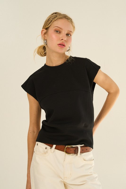 BLACK BACK BUCKLE SLEEVELESS KNIT TOP