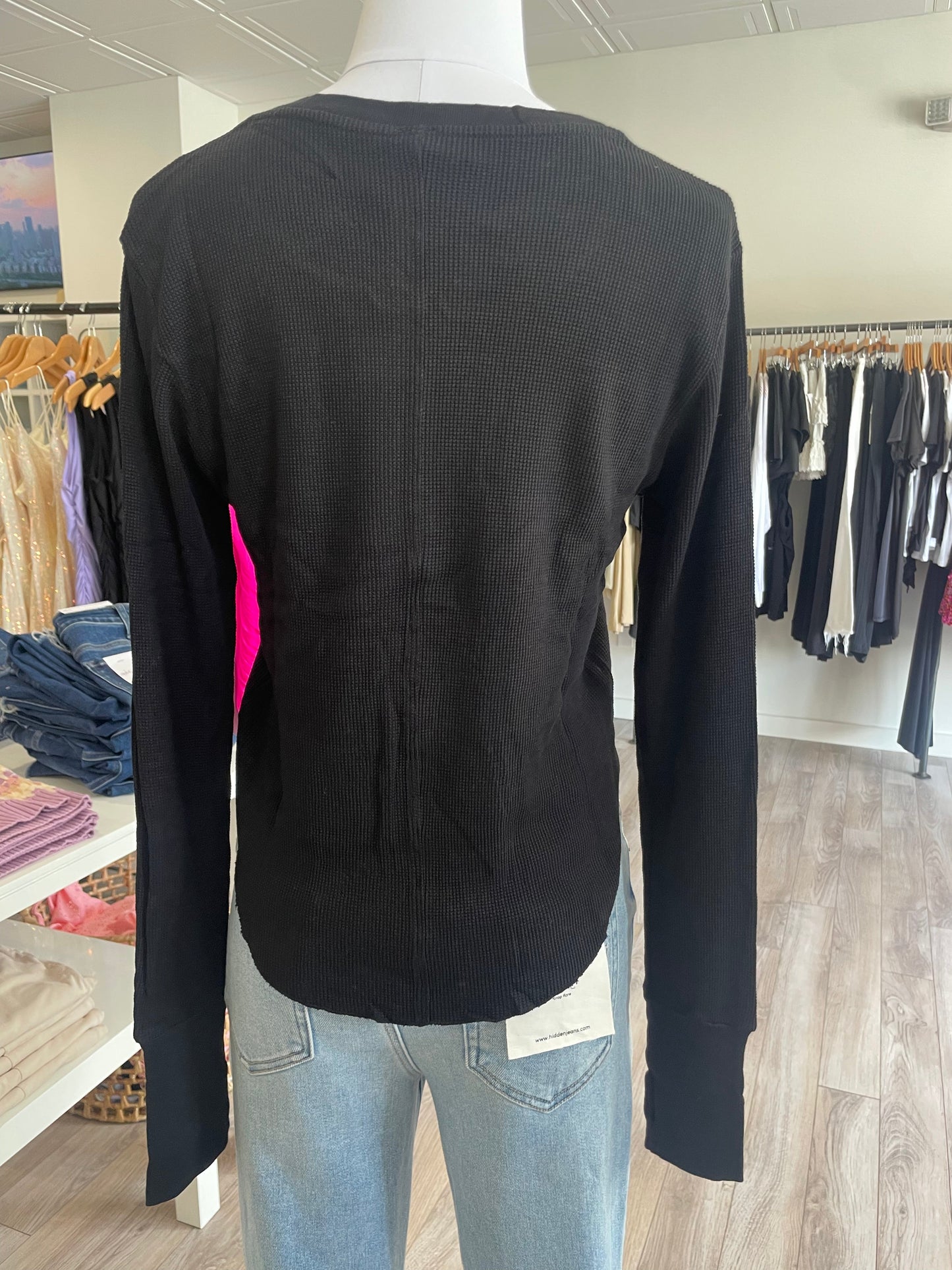 BOBI LONG SLEEVE WAFFLE WITH THUMBHOLES BLACK
