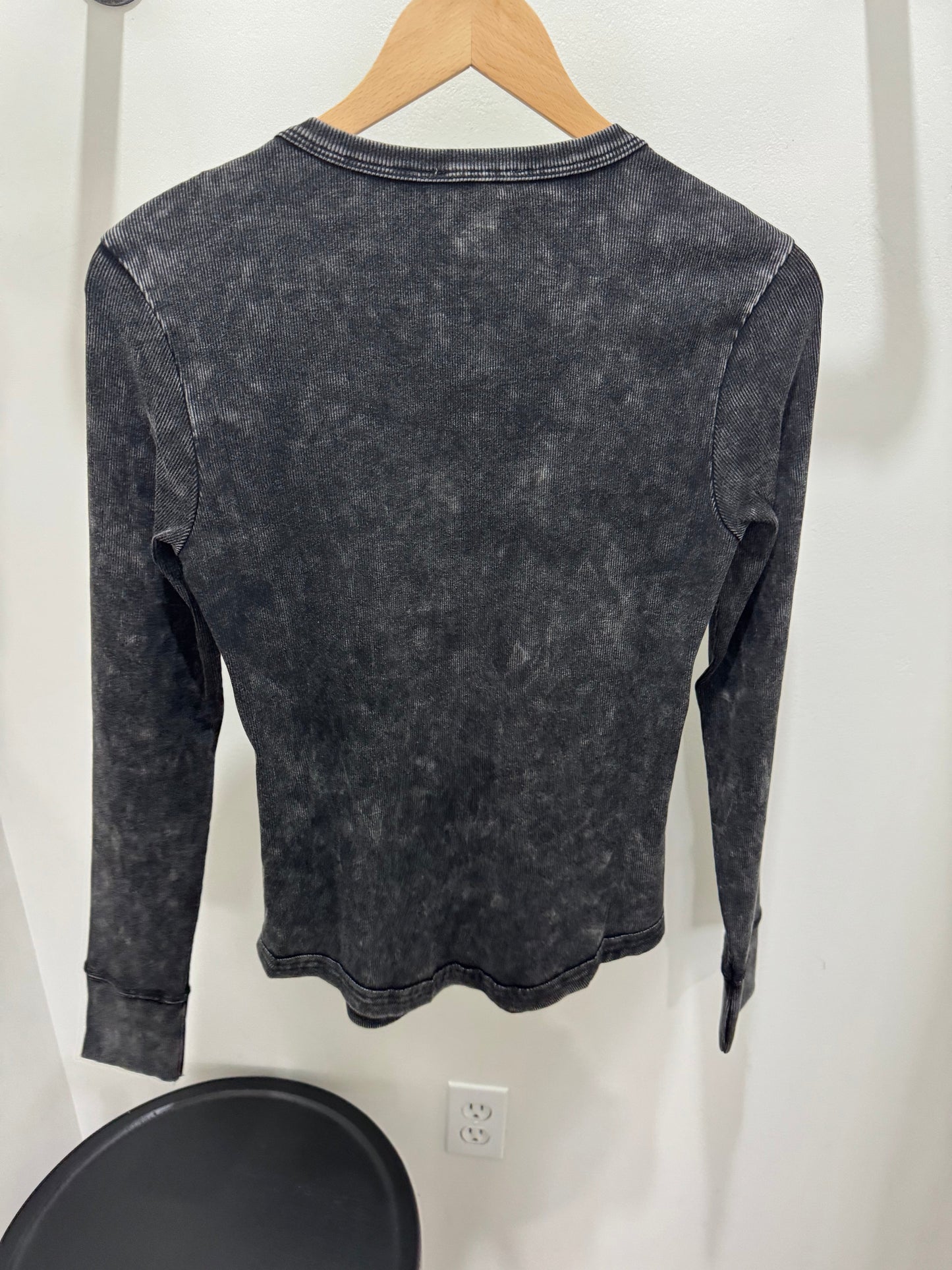 WASHED BLACK RIBBED TOP