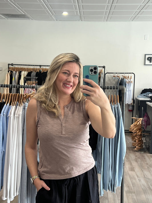 BOBI ROLLED SLEEVE HENLEY MUSHROOM