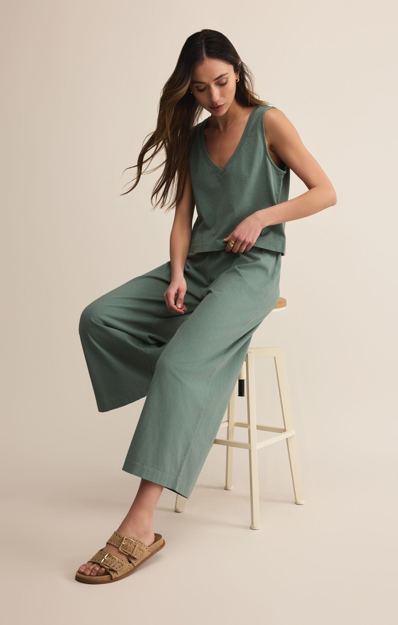 Z SUPPLY SLOANE V-NECK TANK HUNTER GREEN