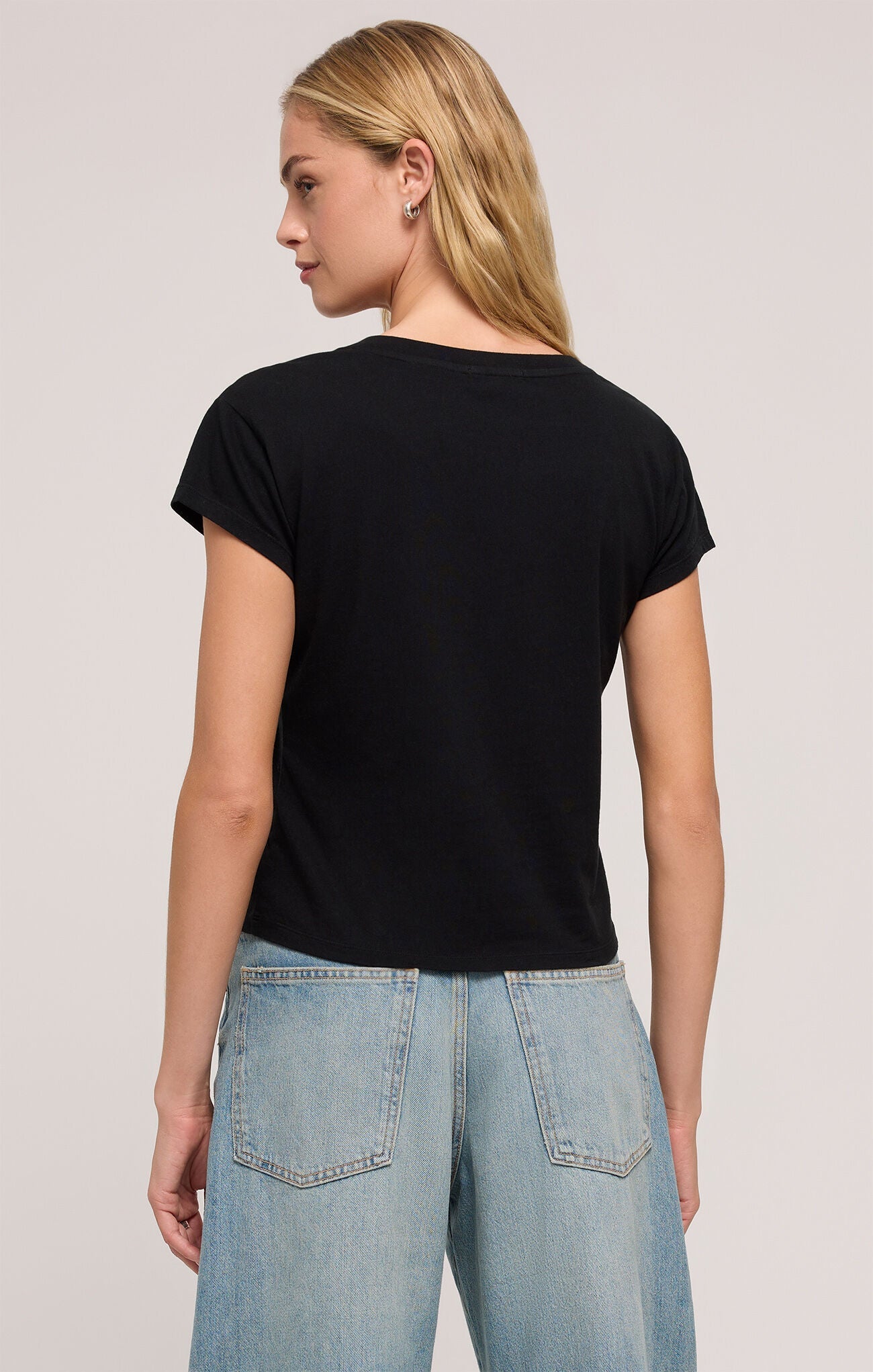 Z SUPPLY MODERN V NECK TEE BLACK