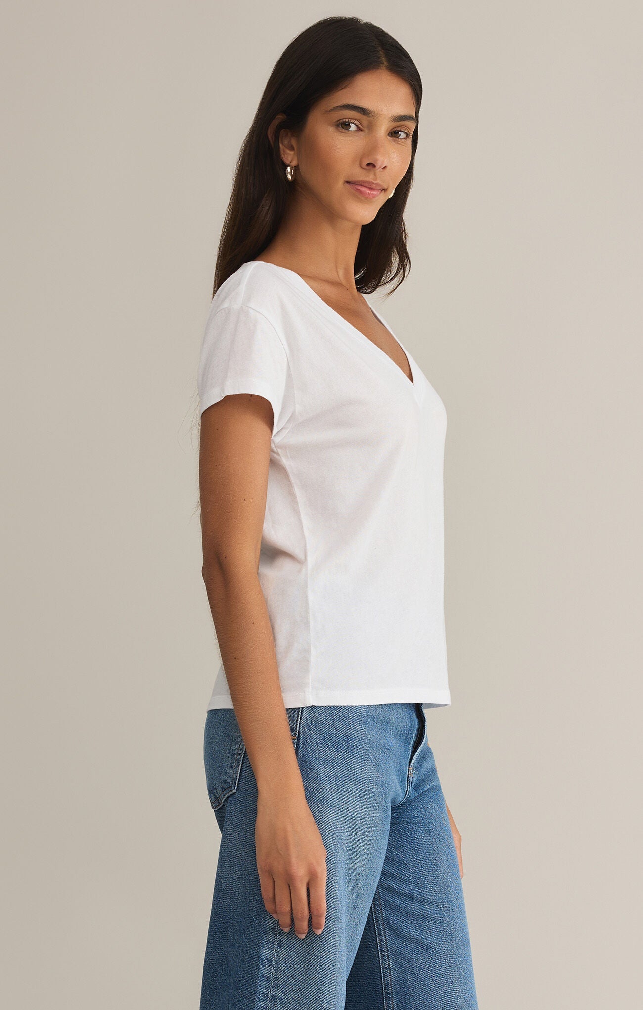 Z SUPPLY MODERN V NECK TEE WHITE