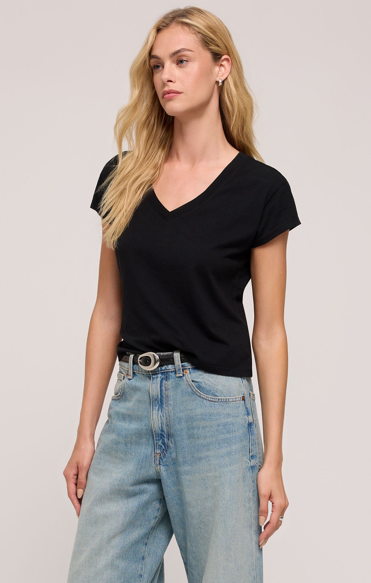 Z SUPPLY MODERN V NECK TEE BLACK