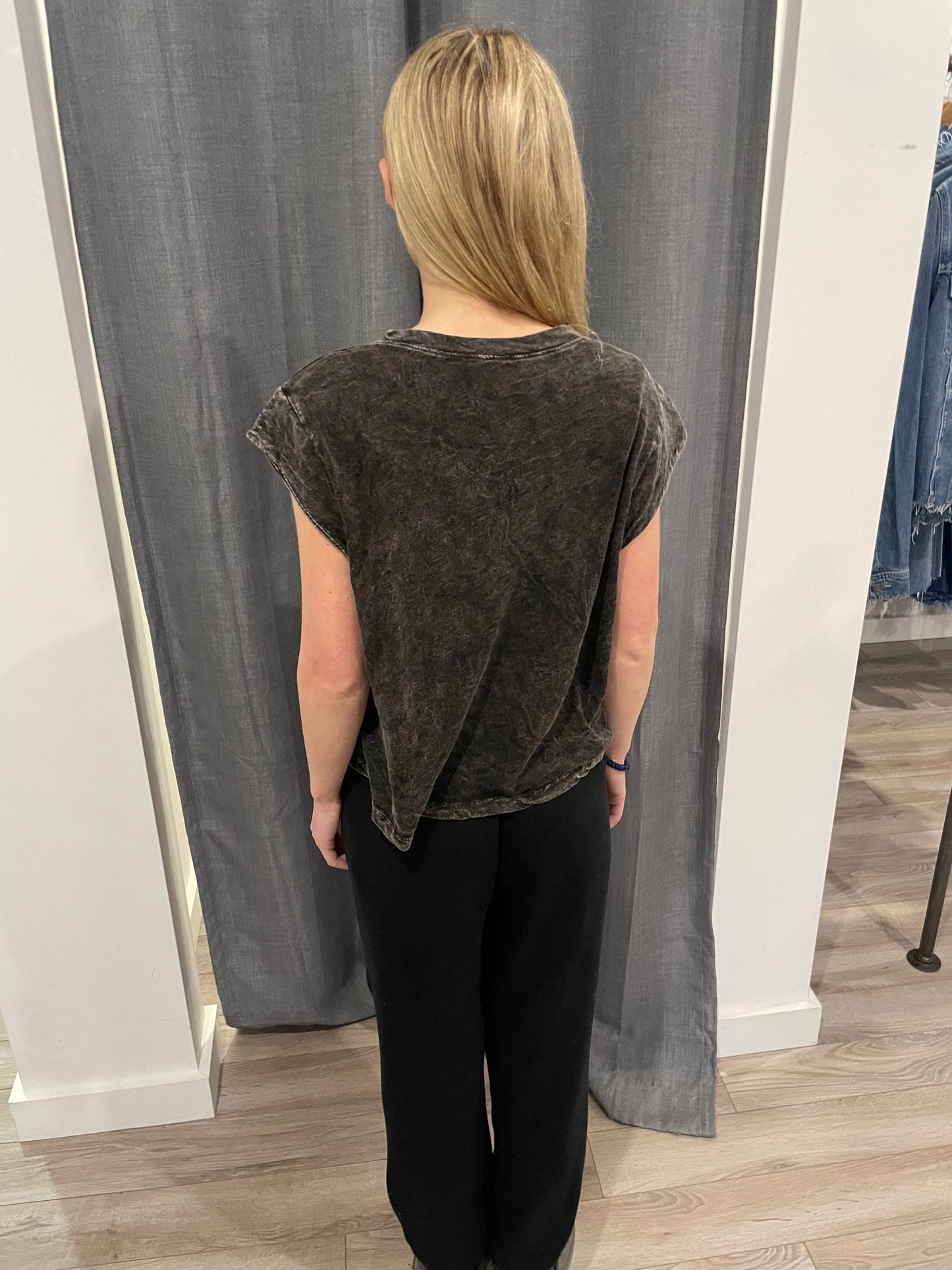 HASHTTAG MINERAL DYED MUSCLE TOP BLACK