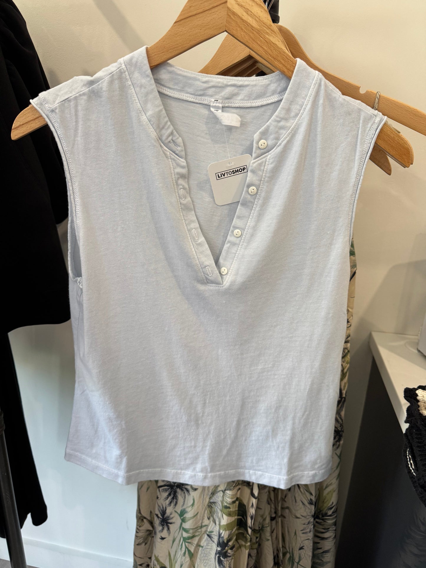 HASHTTAG GARMENT DYE SLEEVELESS HENLEY TOP PALE BLUE