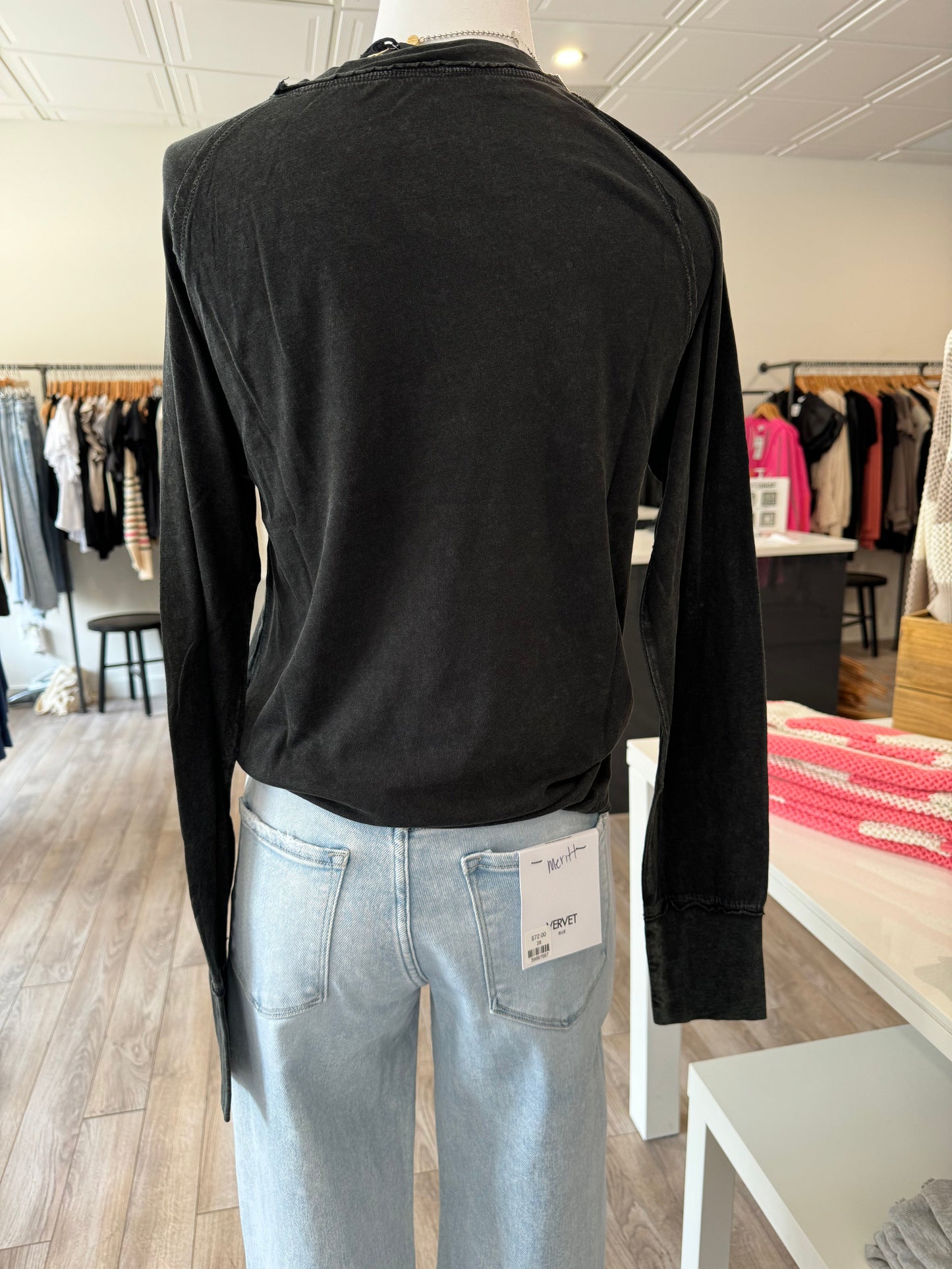 BOBI LONG SLEEVE RAGLAN TEE WASHED BLACK