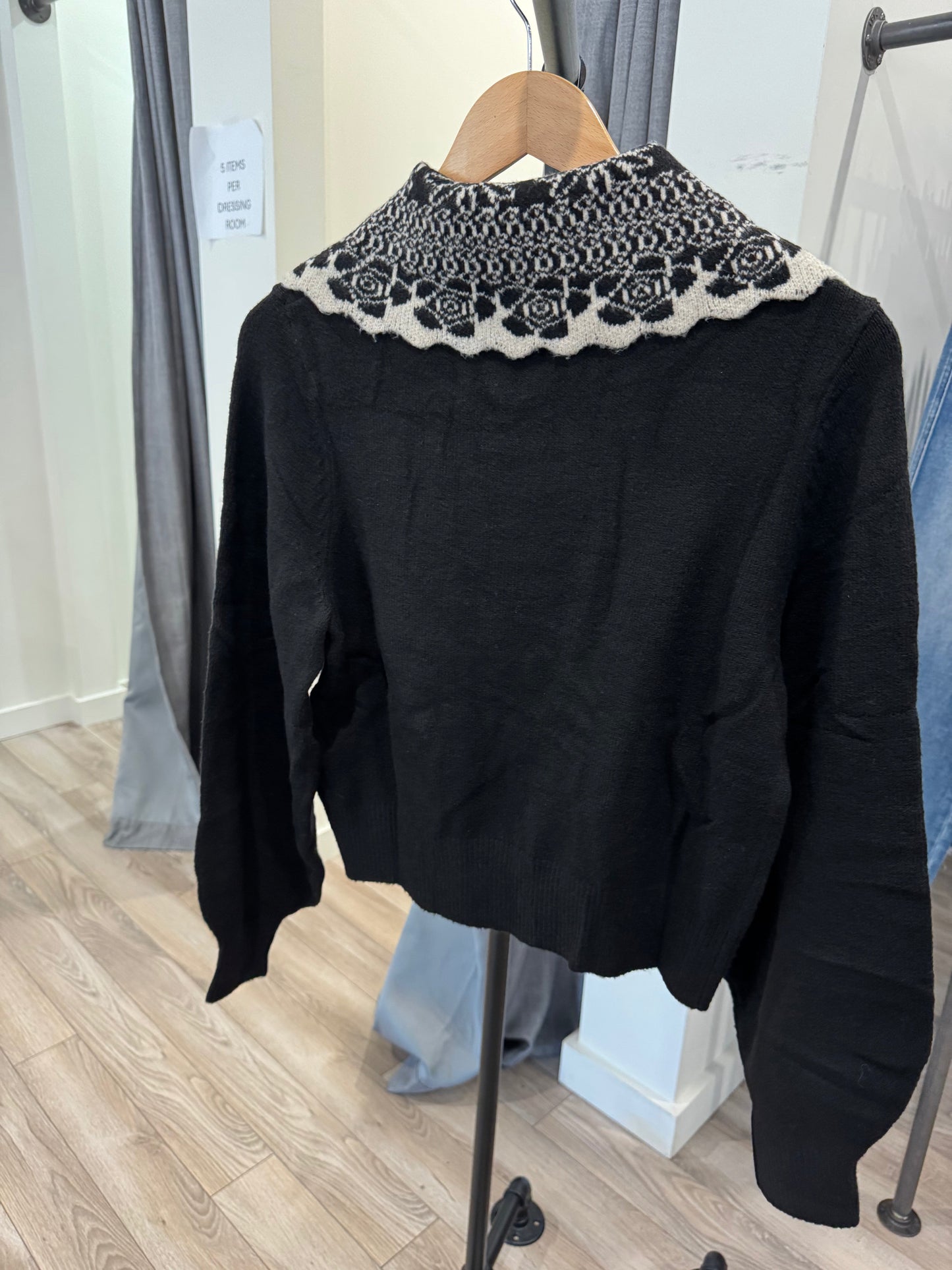 THML BLACK CREAM COLLARED SWEATER TOP