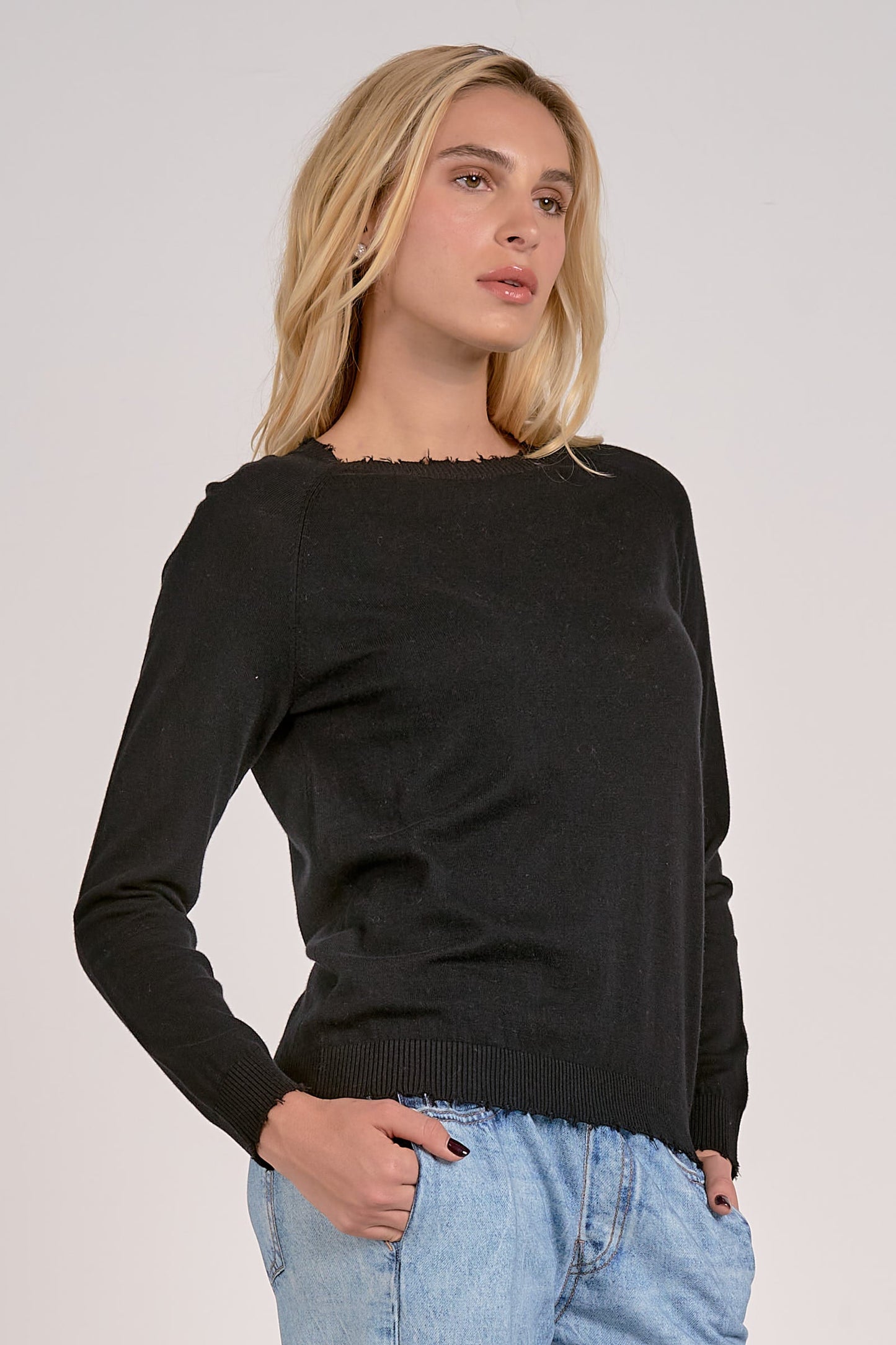 ELAN SWEATER WITH RAW EDGES BLACK